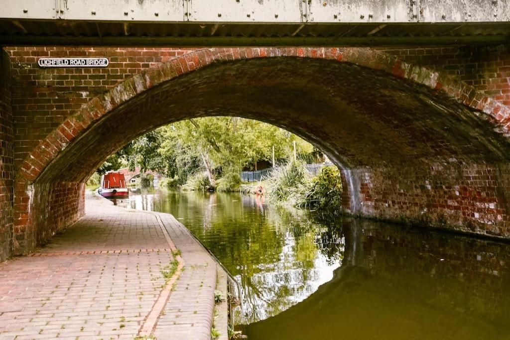 Hidden Gem Canal Facing Retreat With Lovely Walks Hopwas Екстериор снимка